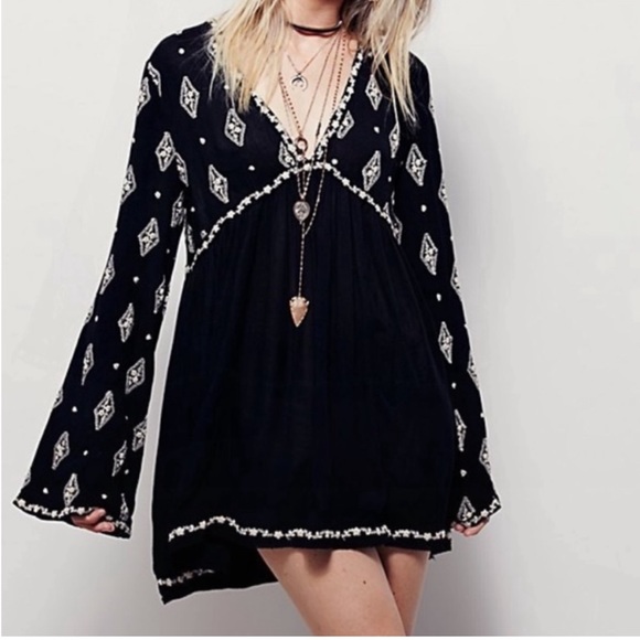 Free People Dresses & Skirts - Free People V Neck Embroidered Long Sleeve Tunic Mini Dress Black cream OB475341